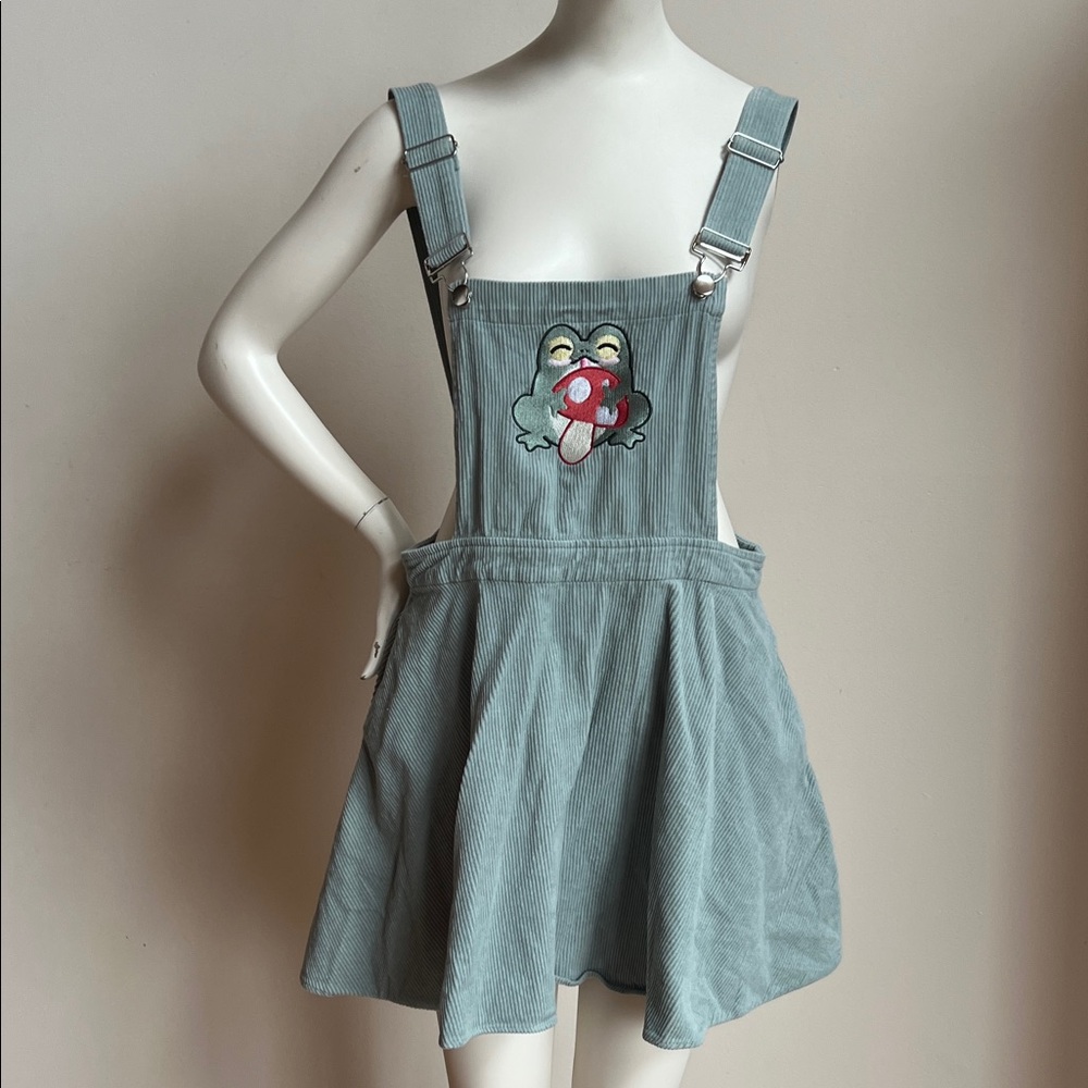 Hot Topic light green Corduroy skater skirt with Frog and Mushroom Patch
